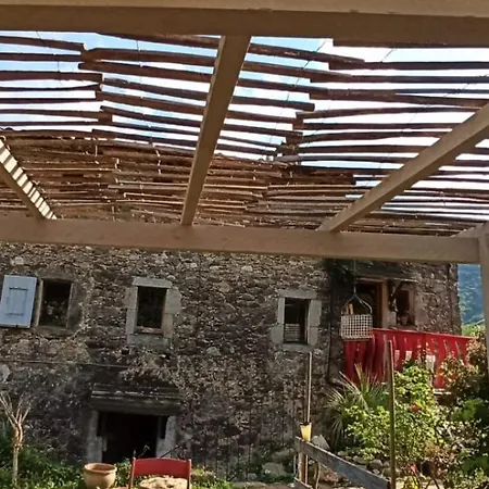 Maison Typique Cevenole Avec Jardin * Mialet (Gard)