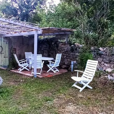 בית נופש Maison Typique Cevenole Avec Jardin *