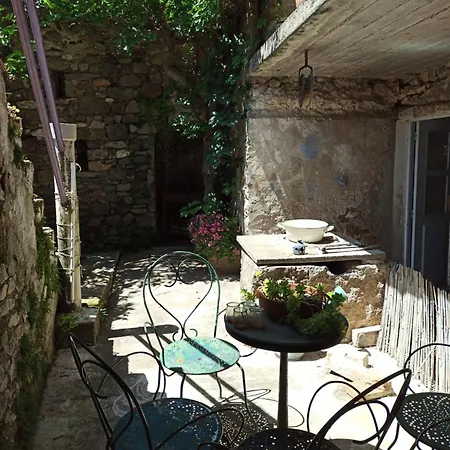 בית נופש Maison Typique Cevenole Avec Jardin Mialet (Gard)